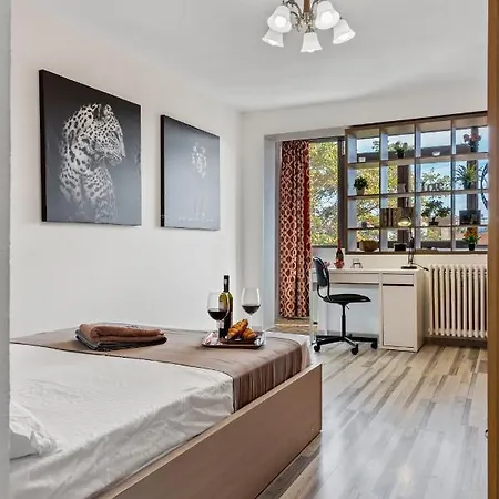 Ultracentral Quiet Modern Studio With Free Parking Lejlighed Bukarest