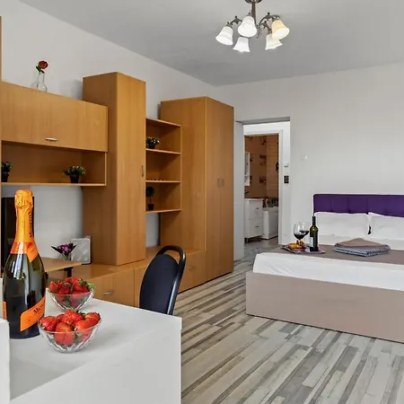 Ultracentral Quiet Modern Studio With Free Parking