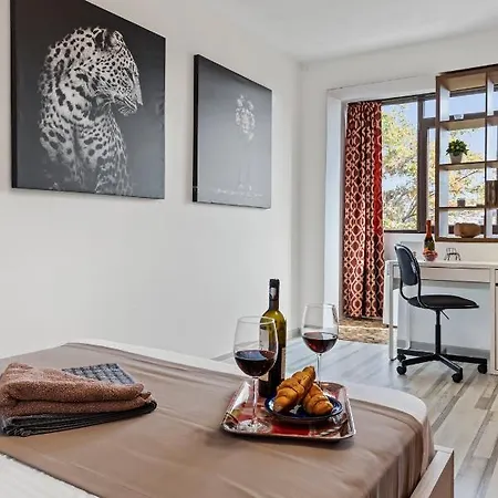 Ultracentral Quiet Modern Studio With Free Parking * Bukarest