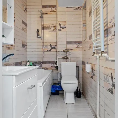 Ultracentral Quiet Modern Studio With Free Parking